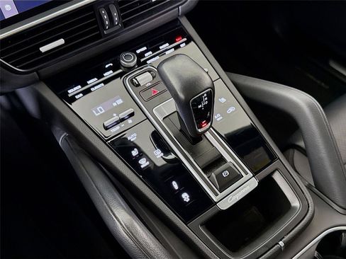 Used 2022 Porsche Cayenne Coupe w/ Premium Package image 20