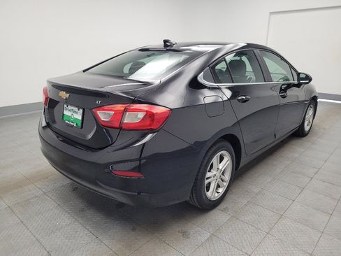 Used 2018 Chevrolet Cruze LT w/ Sun And Sound Package image 9