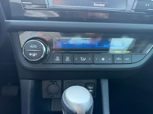 Used 2014 Toyota Corolla S FWD image 24