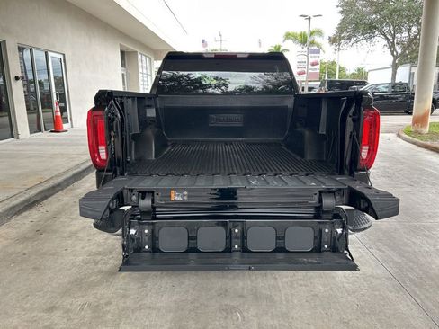 Used 2025 GMC Sierra 1500 SLT image 35