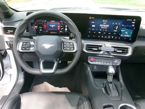 Used 2025 Ford Mustang Premium RWD image 21