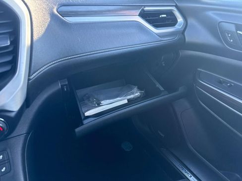 Used 2018 GMC Acadia SLT image 21