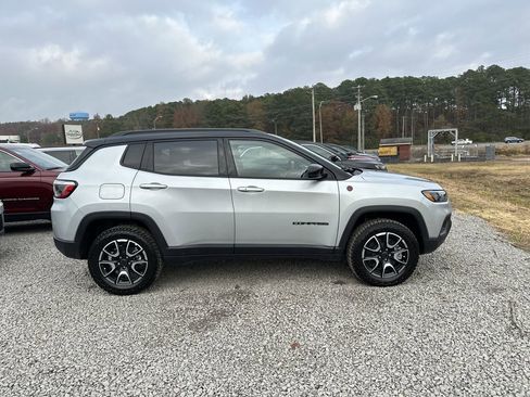 New 2026 Jeep Compass Trailhawk image 2