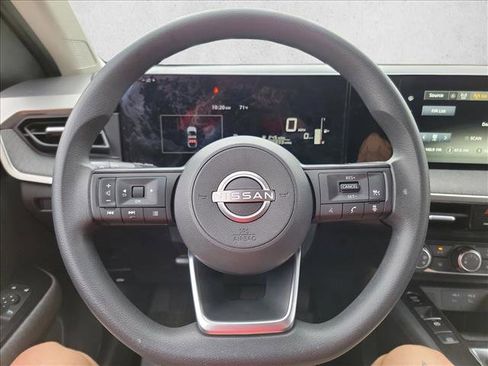 Used 2025 Nissan Kicks SV w/ Illumination Package FWD image 13