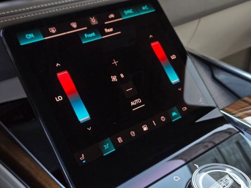 New 2026 Cadillac Escalade ESV Platinum Sport w/ LPO, ONYX Package image 21