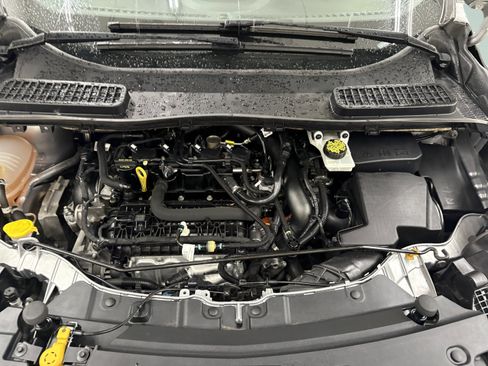 Used 2019 Ford Escape SE FWD image 8