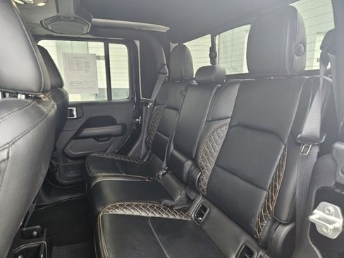Used 2022 Jeep Gladiator Overland image 14