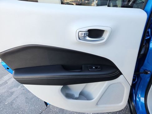 Used 2020 Jeep Compass Latitude image 29