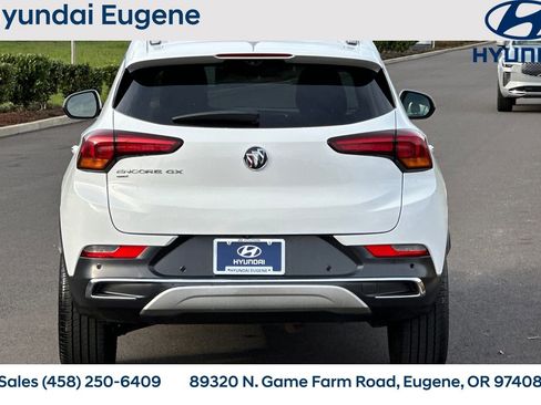 Used 2020 Buick Encore GX Essence w/ Advanced Technology Package image 4