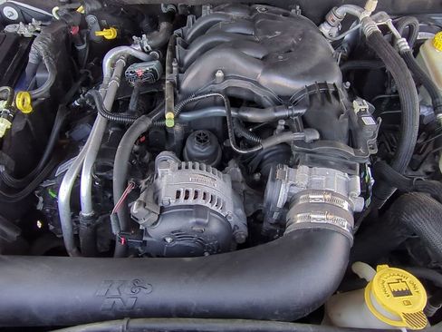 Used 2016 Jeep Wrangler Unlimited Rubicon image 15