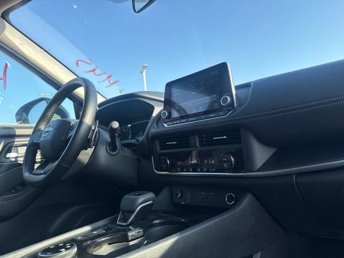 Certified 2025 Nissan Rogue SV AWD/4WD image 24