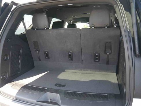 Used 2024 Chevrolet Tahoe LT AWD/4WD image 9