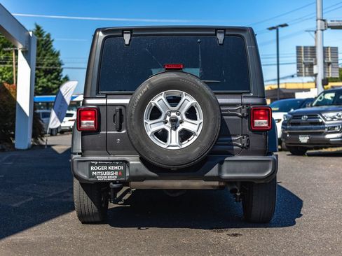 Used 2018 Jeep Wrangler Unlimited Sport S AWD/4WD image 8