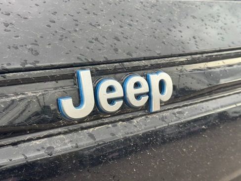 New 2024 Jeep Grand Cherokee Overland w/ Advanced Protech Group III image 22