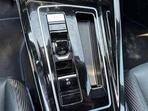 Used 2023 Volkswagen Golf 20th Anniversary Edition image 23