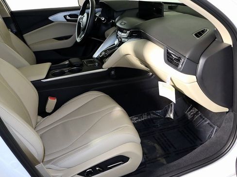 Used 2025 Acura TLX w/ Technology Package image 32