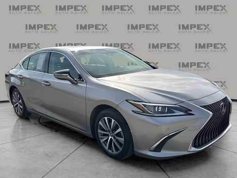 Used 2021 Lexus ES 300h w/ Premium Package image 7