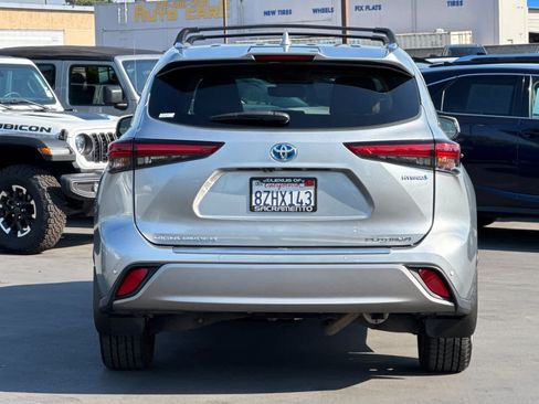 Used 2022 Toyota Highlander Platinum AWD/4WD image 8