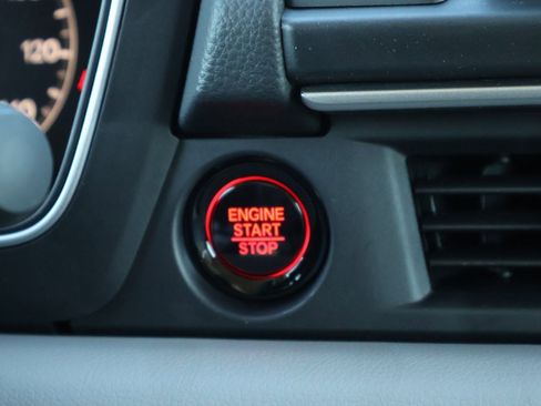 New 2025 Honda Pilot Touring image 27