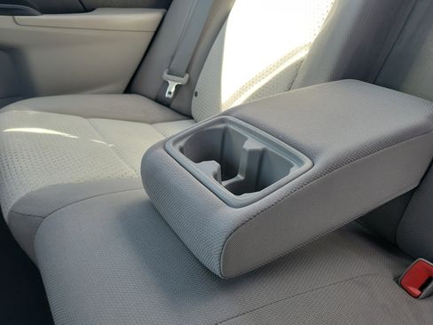 Used 2013 Toyota Camry LE image 24