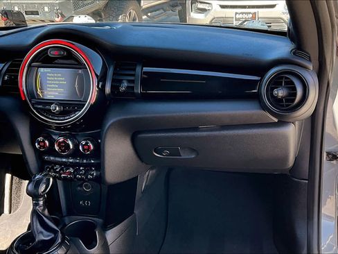 Used 2017 MINI Cooper S image 18