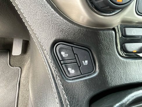 Used 2018 GMC Yukon Denali RWD image 20