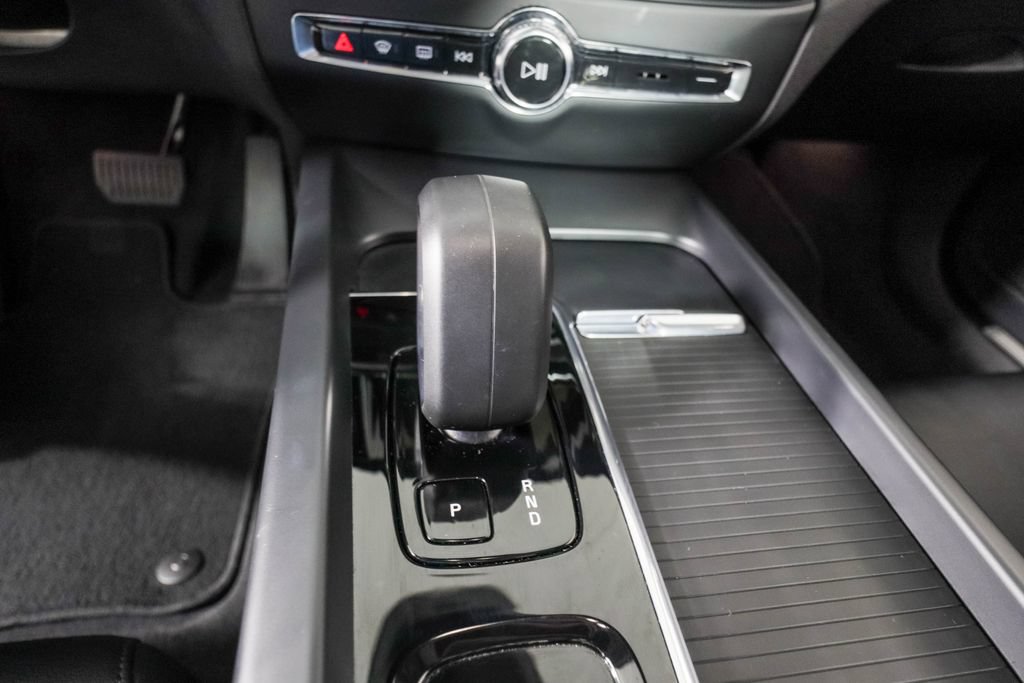 Used 2025 Volvo S60 B5 Core FWD image 23