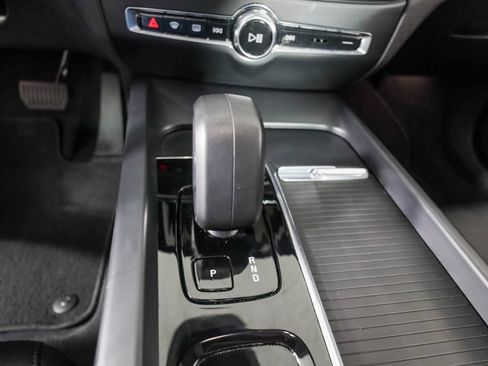 Used 2025 Volvo S60 B5 Core FWD image 23