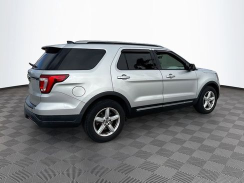 Used 2019 Ford Explorer XLT w/ Class III Trailer Tow Package FWD image 5