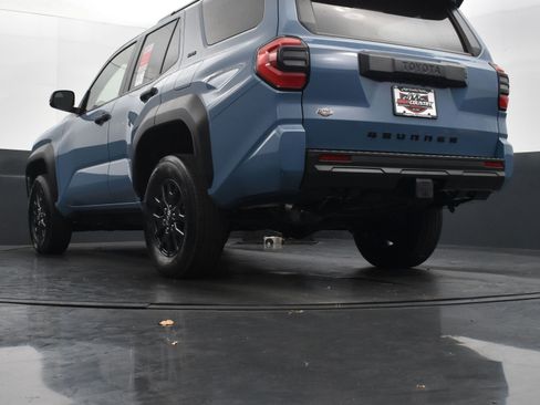 Used 2025 Toyota 4Runner SR5 RWD image 30