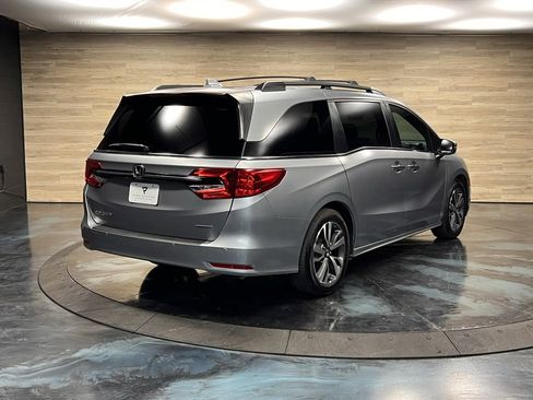 Used 2023 Honda Odyssey Touring image 9