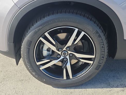 New 2026 Volvo XC40 B4 Core w/ Climate Package FWD image 4