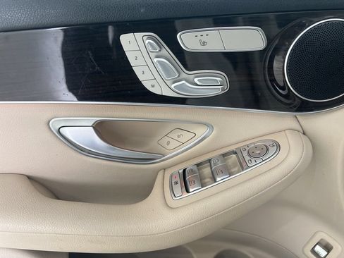 Used 2022 Mercedes-Benz GLC 300 image 21