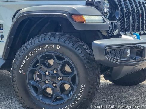 Used 2023 Jeep Wrangler Unlimited w/ Sun & Screen Package AWD/4WD image 5
