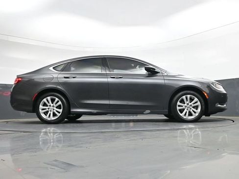 Used 2017 Chrysler 200 Limited Platinum FWD image 30