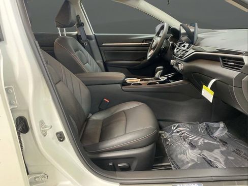 New 2025 Nissan Altima 2.5 SR w/ SR Premium Package image 29