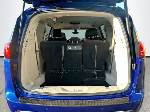 Used 2018 Chrysler Pacifica Touring Plus image 26