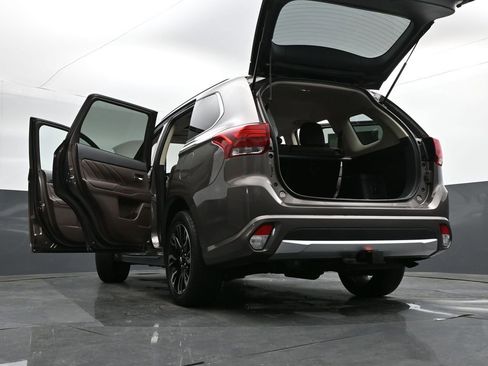 Used 2018 Mitsubishi Outlander GT AWD/4WD image 41