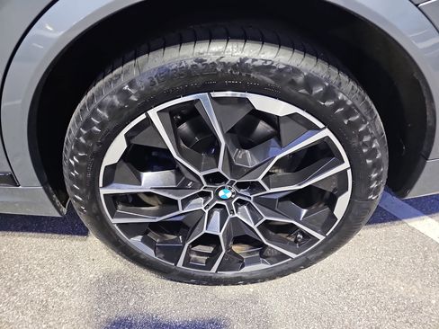 Used 2023 BMW X7 xDrive40i w/ Executive Package image 36