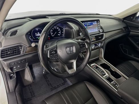 Used 2022 Honda Accord Touring image 9