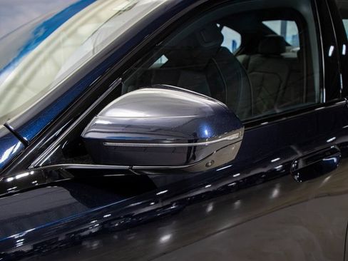 Used 2026 BMW 550e xDrive w/ Premium Package image 10