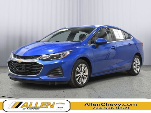Used 2019 Chevrolet Cruze LT image 1