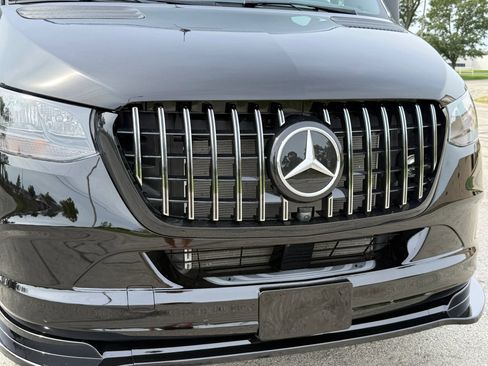 Used 2024 Mercedes-Benz Sprinter 2500 image 4