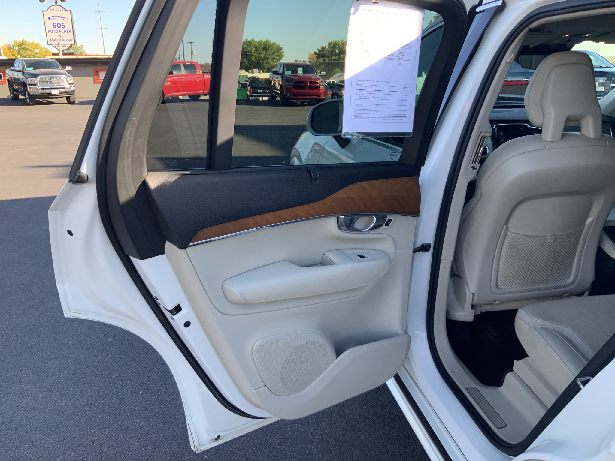 Used 2018 Volvo XC90 T6 Inscription w/ Convenience Package AWD/4WD image 16