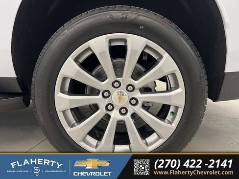 New 2026 Chevrolet Suburban Premier image 19