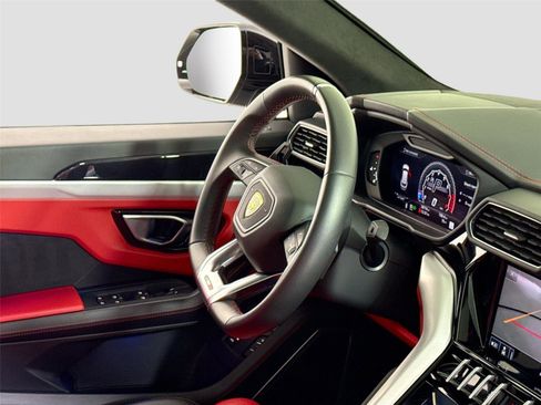 Used 2021 Lamborghini Urus image 35