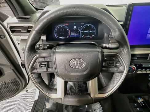 Used 2024 Toyota Tacoma TRD Off-Road AWD/4WD image 10
