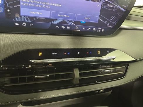 Used 2025 Buick Enclave Preferred AWD/4WD image 20
