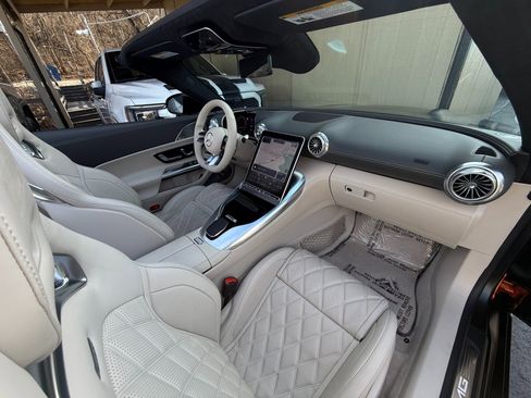 Used 2022 Mercedes-Benz SL 63 AMG 4MATIC image 24