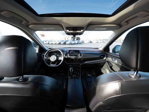 Used 2023 Nissan Rogue SV w/ SV Premium Package image 19